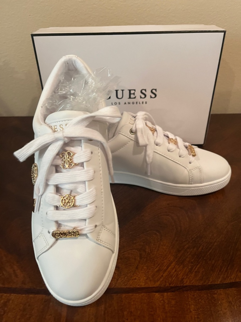 GUESS White Sneakers with Gold Logo Charms